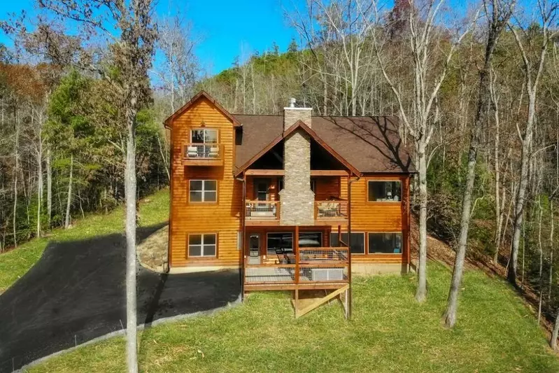 Serenity Splash Lodge exterior