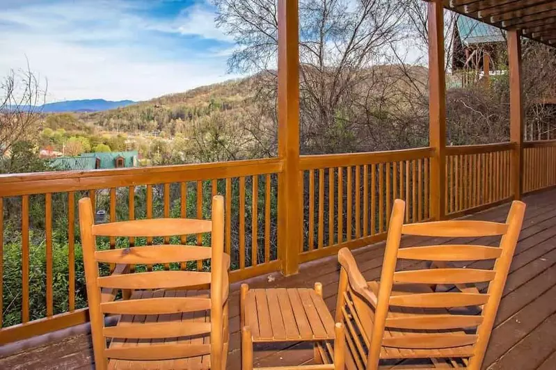 porch in pigeon forge cabin