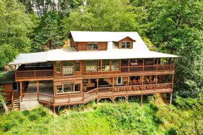 one of the large pet friendly cabins in the smokies