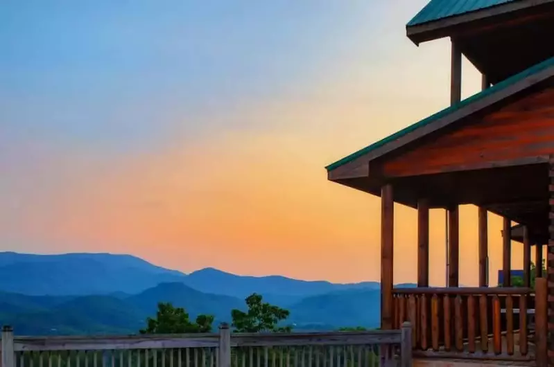 large group cabin in the smoky mountains