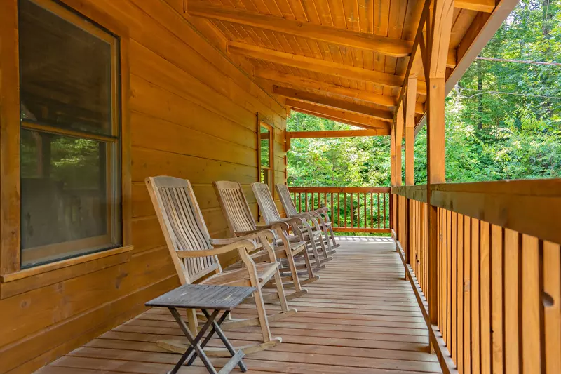 The Grand Cedar Hideaway