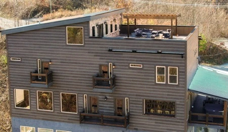 RoofTop Summit Lodge