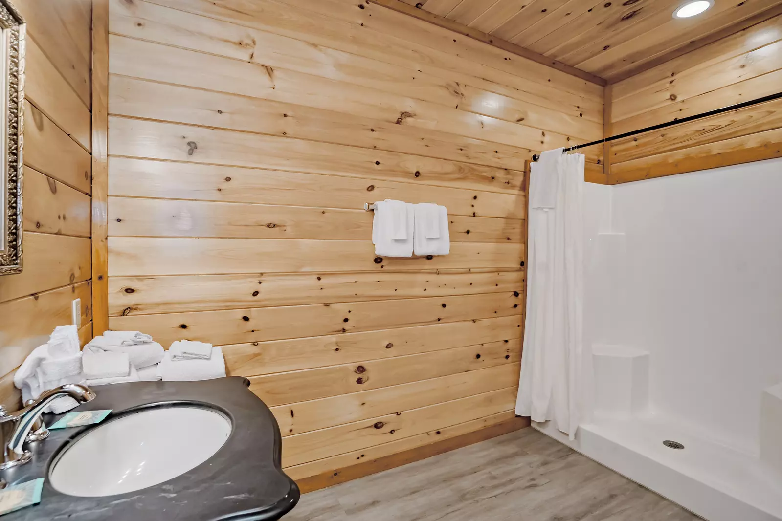 Swimming Bear Lodge
