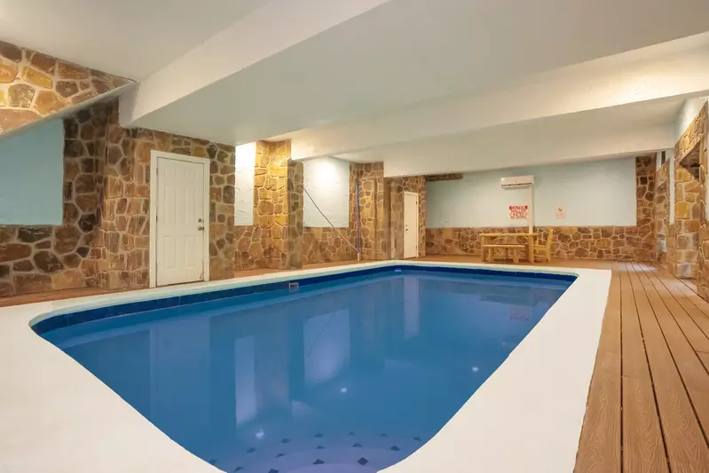 Swimming Bear Lodge