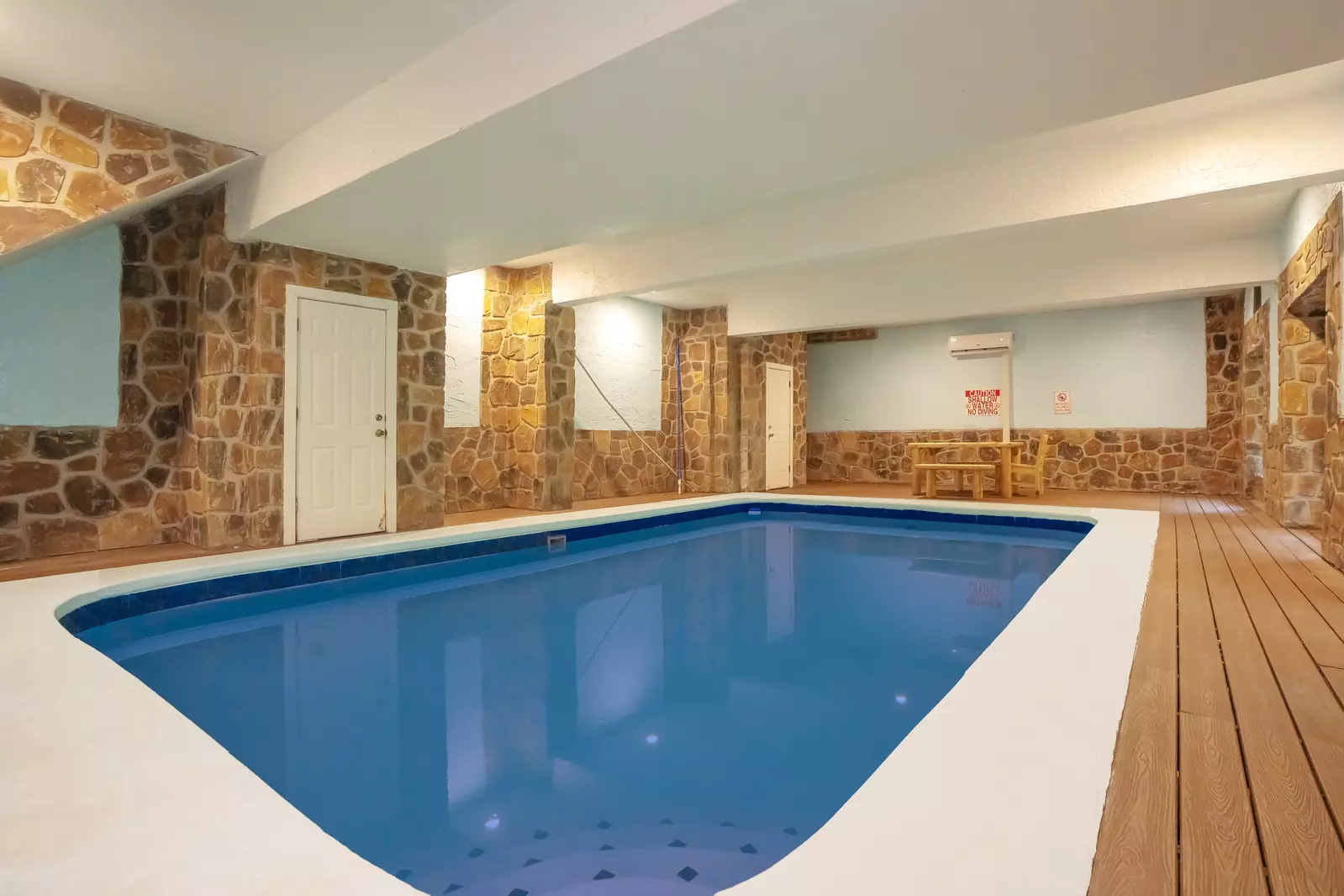 Swimming Bear Lodge