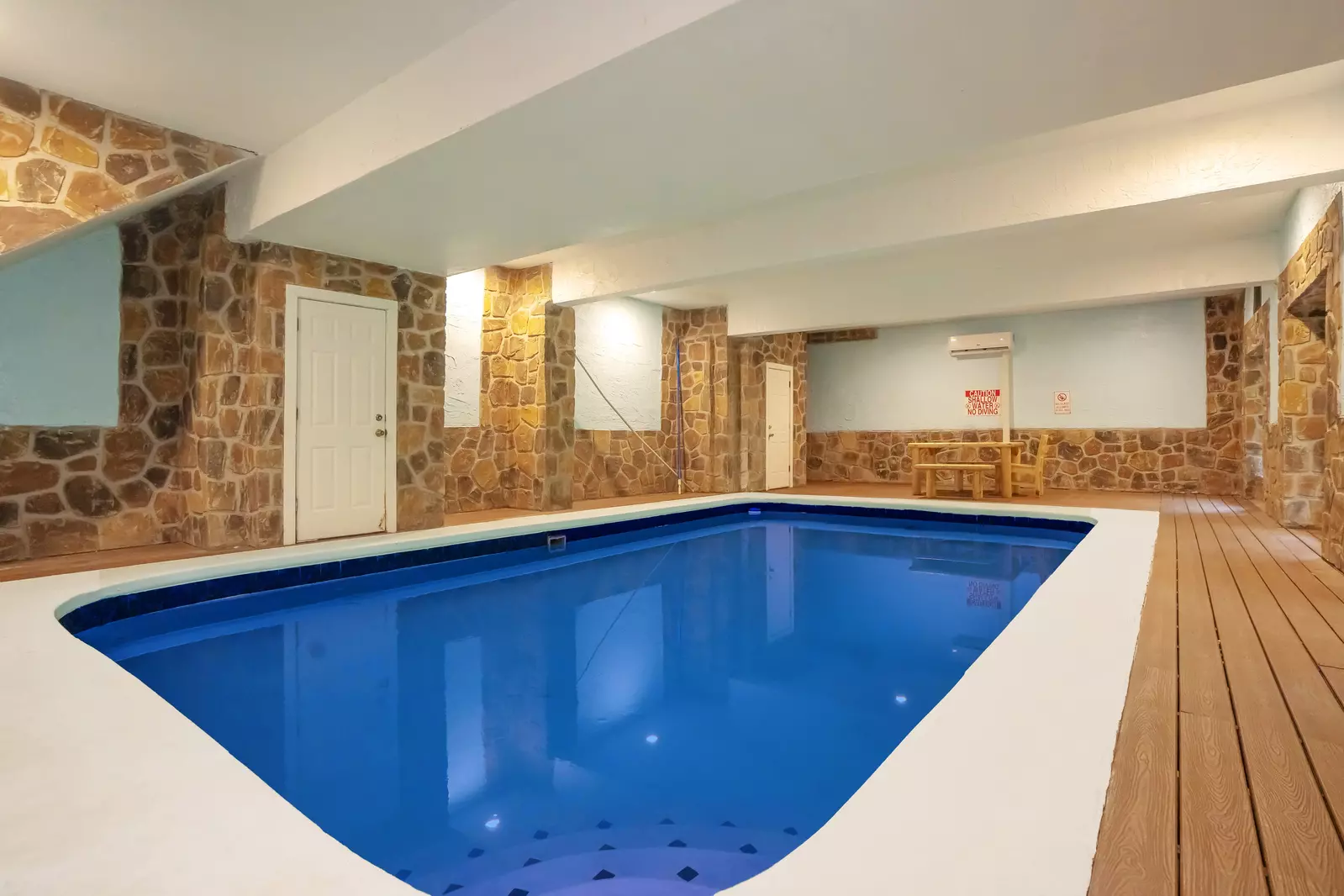Swimming Bear Lodge