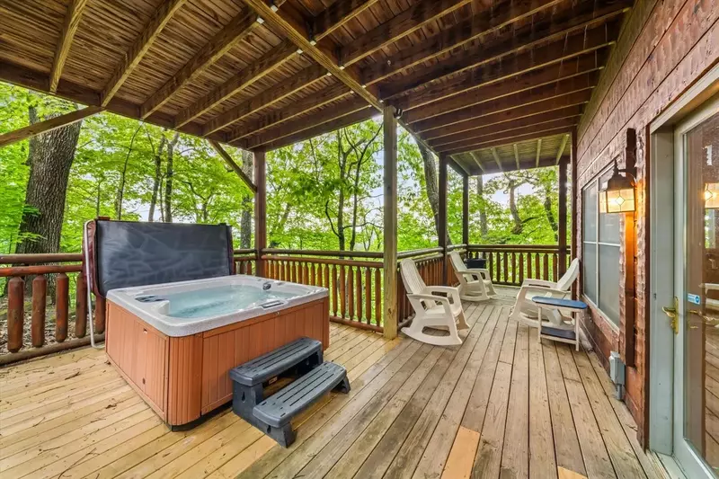 Keaton's Star Spangled Cabin