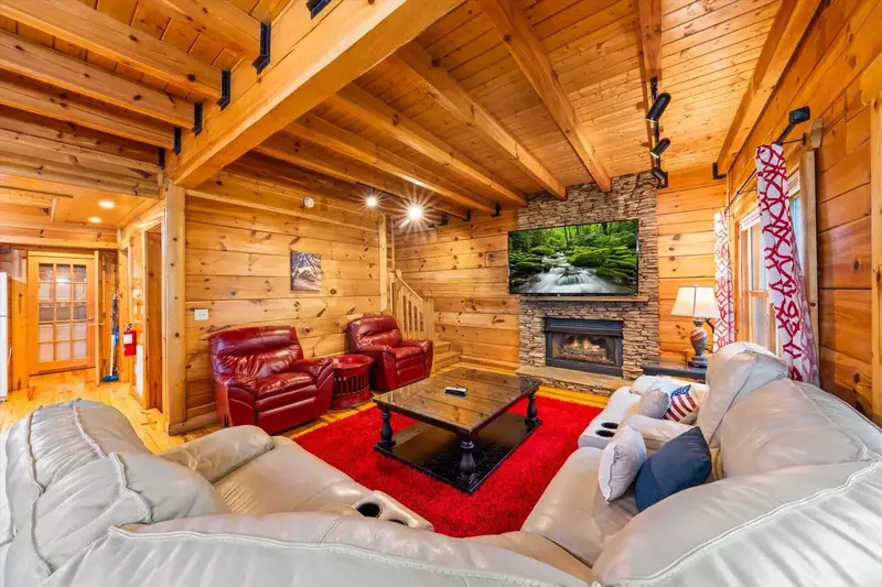 Keaton's Star Spangled Cabin