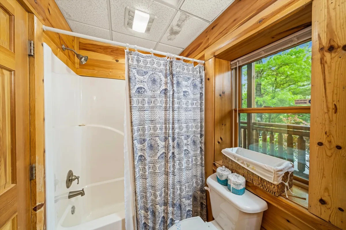 Keaton's Star Spangled Cabin