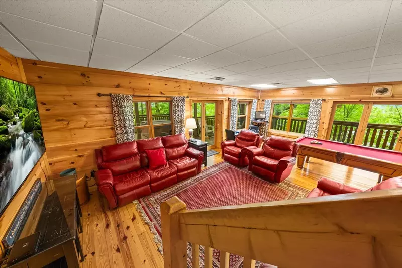 Keaton's Star Spangled Cabin