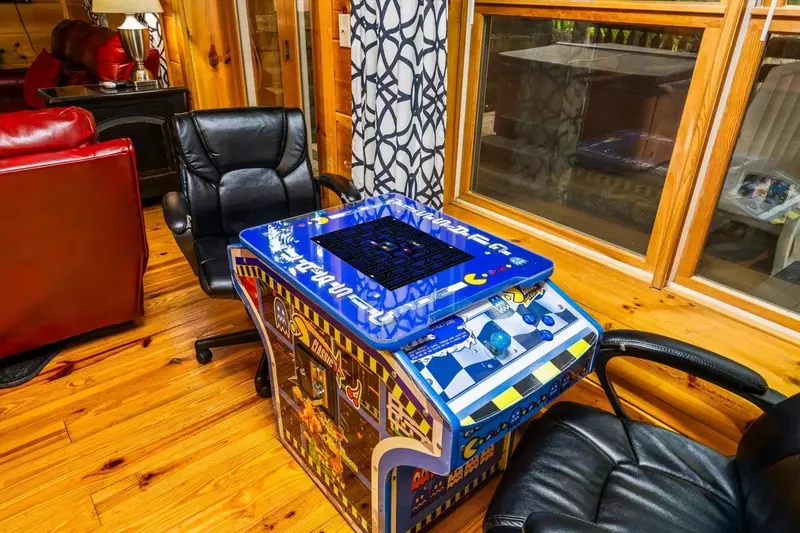 Keaton's Star Spangled Cabin