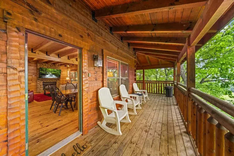 Keaton's Star Spangled Cabin