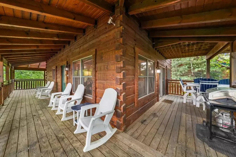 Keaton's Star Spangled Cabin