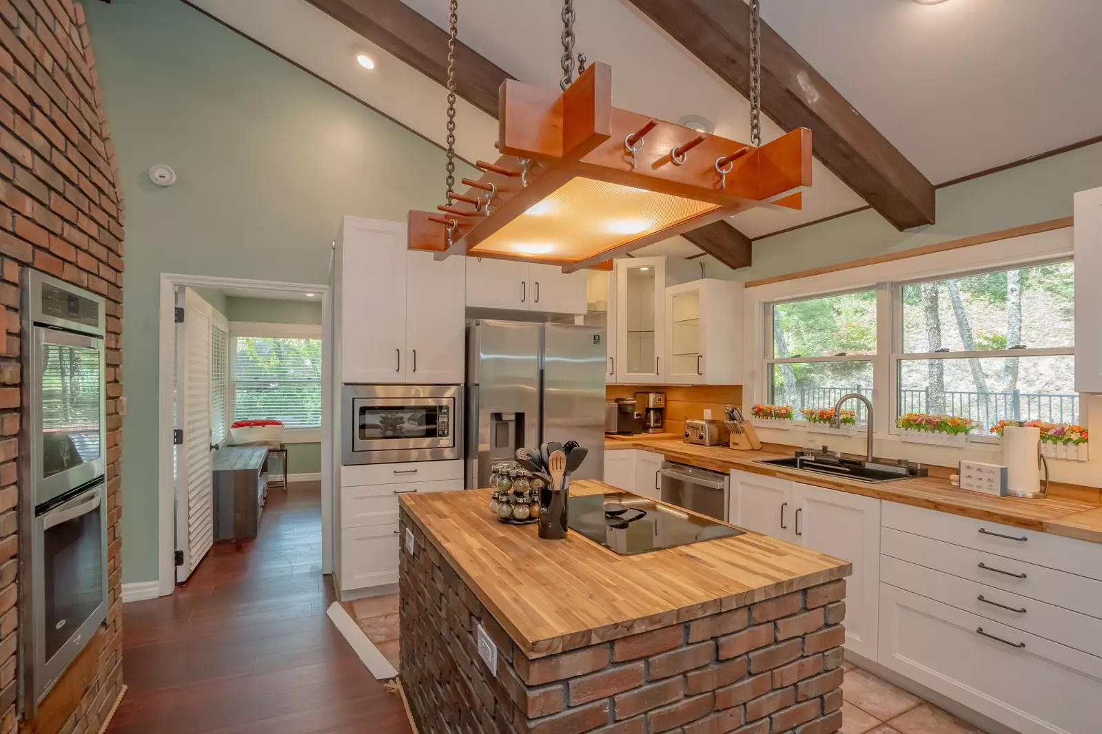 The Manor @ Smoky Mountains Estate