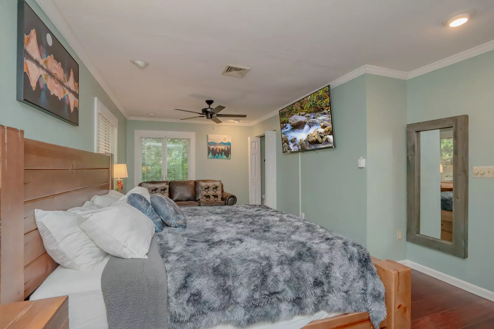 The Manor @ Smoky Mountains Estate