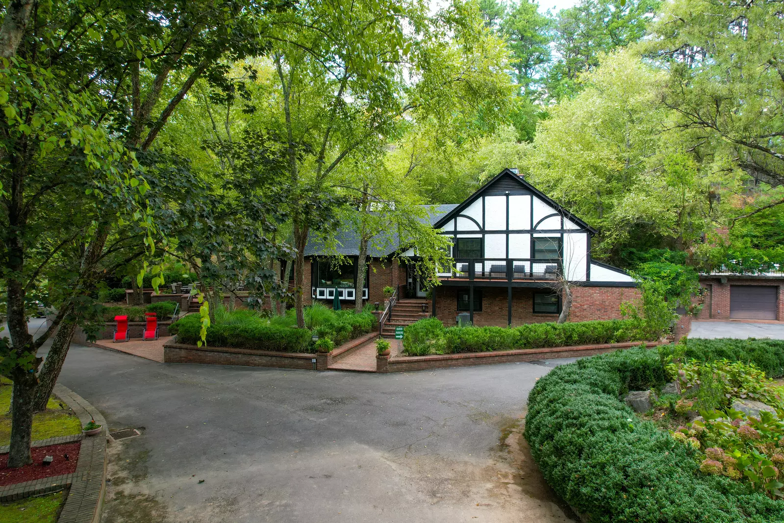 The Manor @ Smoky Mountains Estate