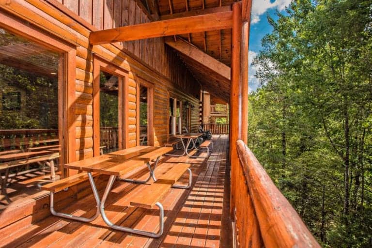 large-cabins-for-family-reunions-in-gatlinburg-and-pigeon-forge