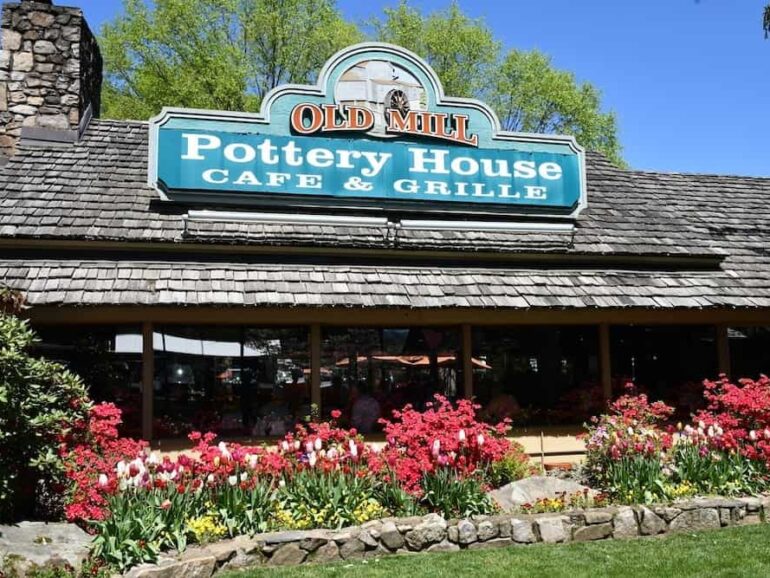 3 Pigeon Forge Restaurants to Go to For Delicious Dinner