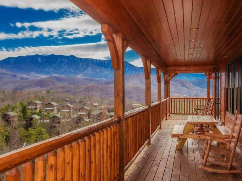 Top 5 Large Cabin Rentals in Gatlinburg TN Perfect for Group Vacations
