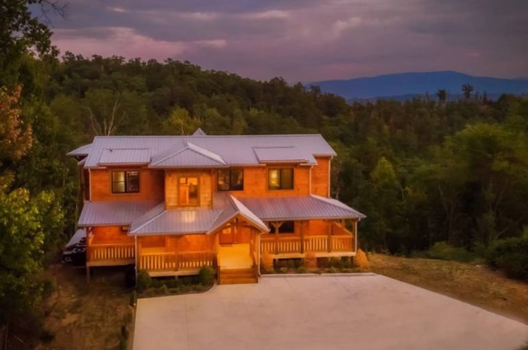 Top 5 Reasons Our Cabins in the Smokies are Perfect for Family Reunions