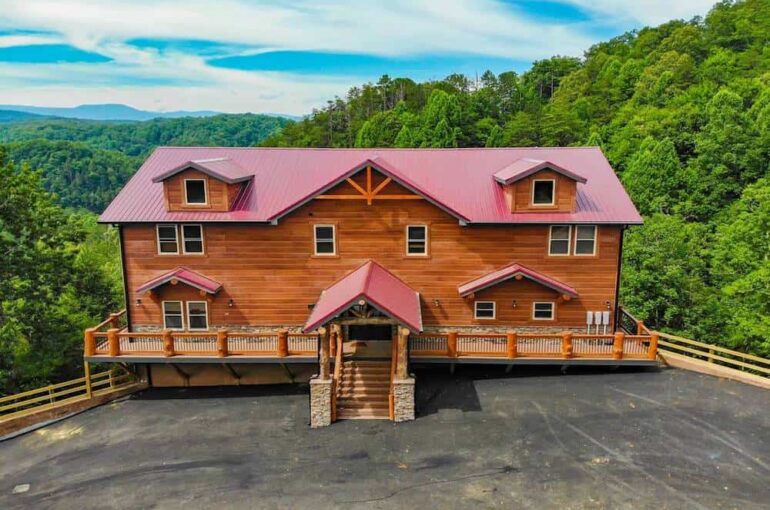 4 Reasons to Use Our Cabin for Your Smoky Mountain Wedding