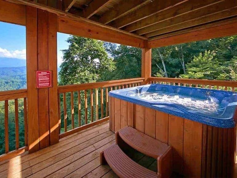 Top 5 Reasons Why You’ll Love the Hot Tubs at Our Smoky Mountain Cabin Rentals