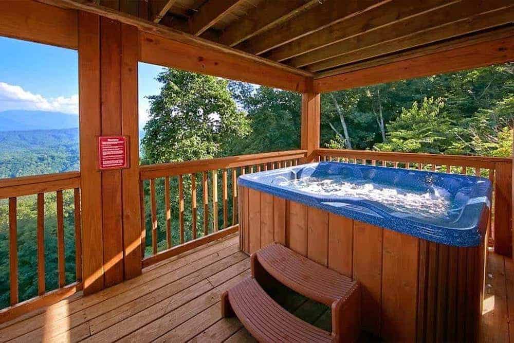 Timber Tops Cabin hot tub