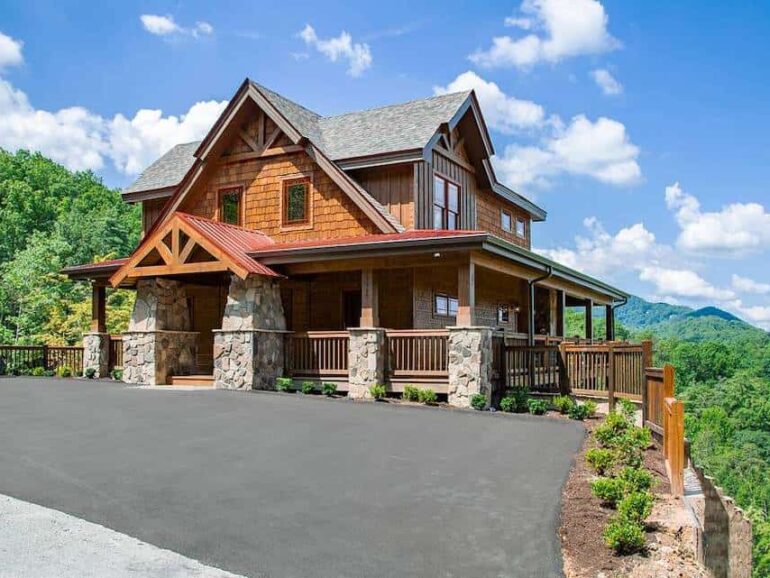 4 Reasons To Stay at Our Pigeon Forge Cabins in the Mountains