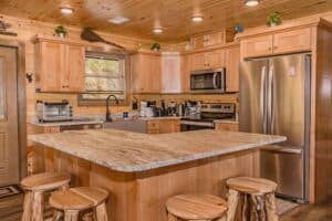 kitchen in Pigeon Forge cabin in the mountains