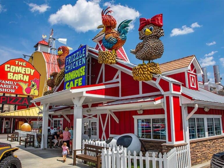 4 Unique Restaurants in Gatlinburg and Pigeon Forge to Check Out